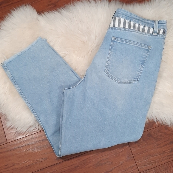 BDG Raw Hem Highwaisted Jeans - Picture 2 of 7